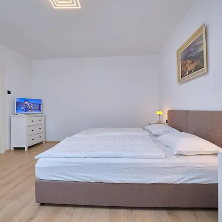 Appartement Apartment Fuer 4 Personen Ca- 80 M² In Split- Dalmatien - Gespanschaft Split-Dalmatien By Interhome Split