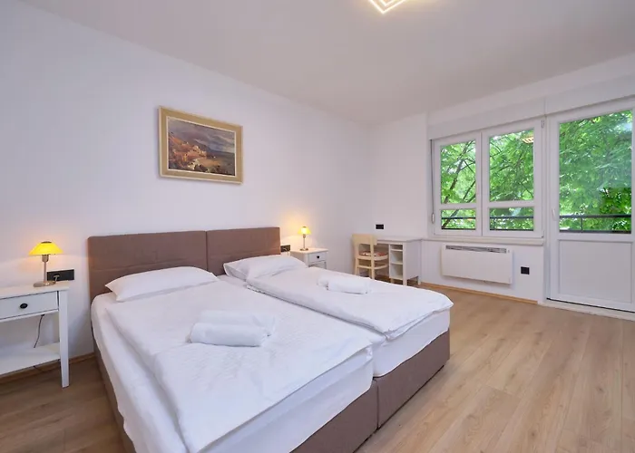 Appartement Apartment Fuer 4 Personen Ca- 80 M² In Split- Dalmatien - Gespanschaft Split-Dalmatien By Interhome *