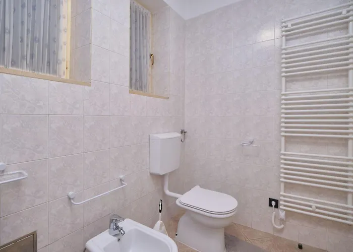 Apartment Fuer 4 Personen Ca- 80 M² In Split- Dalmatien - Gespanschaft Split-Dalmatien By Interhome Appartement *