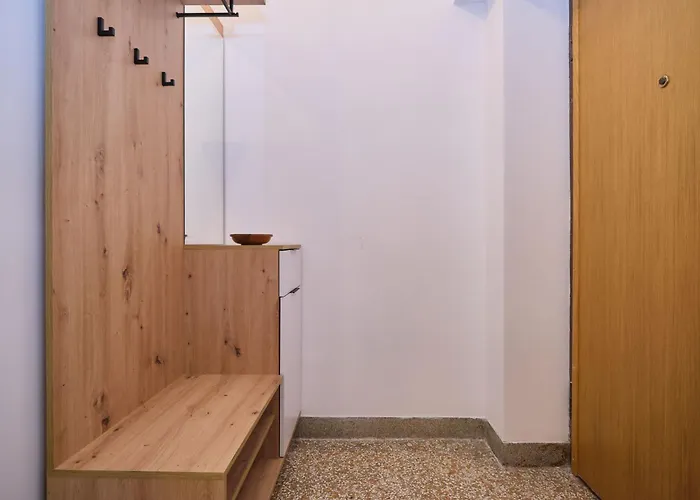 Appartement Apartment Fuer 4 Personen Ca- 80 M² In Split- Dalmatien - Gespanschaft Split-Dalmatien By Interhome Split