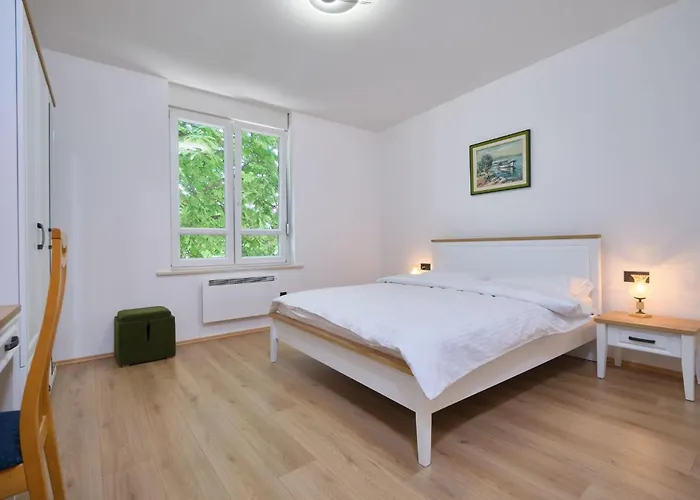 Apartment Fuer 4 Personen Ca- 80 M² In Split- Dalmatien - Gespanschaft Split-Dalmatien By Interhome Appartement *