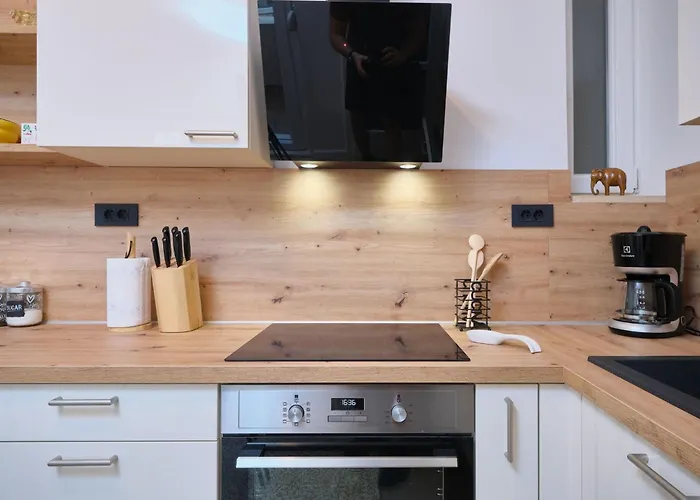 Apartment Fuer 4 Personen Ca- 80 M² In Split- Dalmatien - Gespanschaft Split-Dalmatien By Interhome